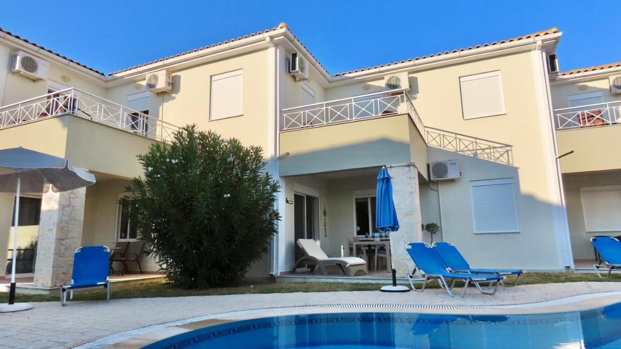 Phoebes Place At Kalamaki Court, 2 Bedroom Villa With A Shared Pool Buitenkant foto