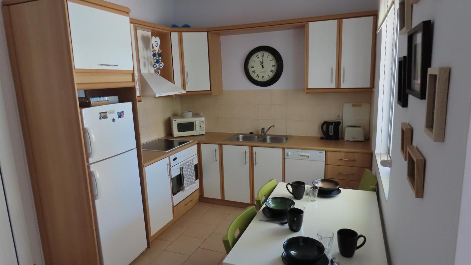 Phoebes Place At Kalamaki Court, 2 Bedroom Villa With A Shared Pool Buitenkant foto